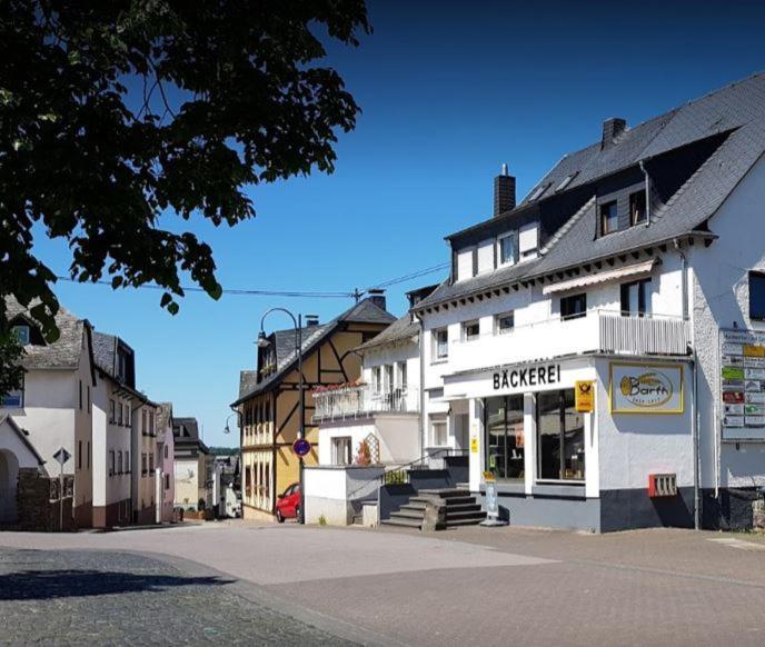 Apartamento Auszeit Rhein-Mosel Waldesch Exterior foto