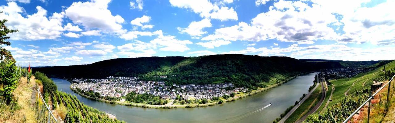 Apartamento Auszeit Rhein-Mosel Waldesch Exterior foto