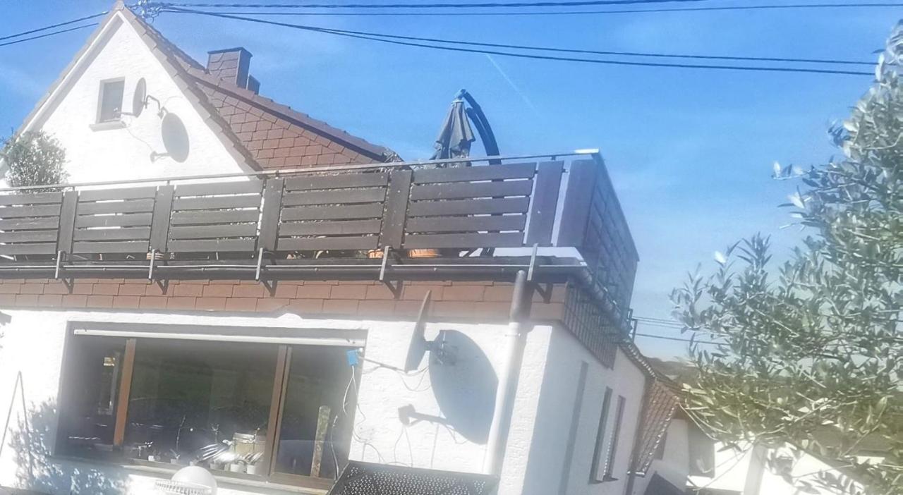 Apartamento Auszeit Rhein-Mosel Waldesch Exterior foto