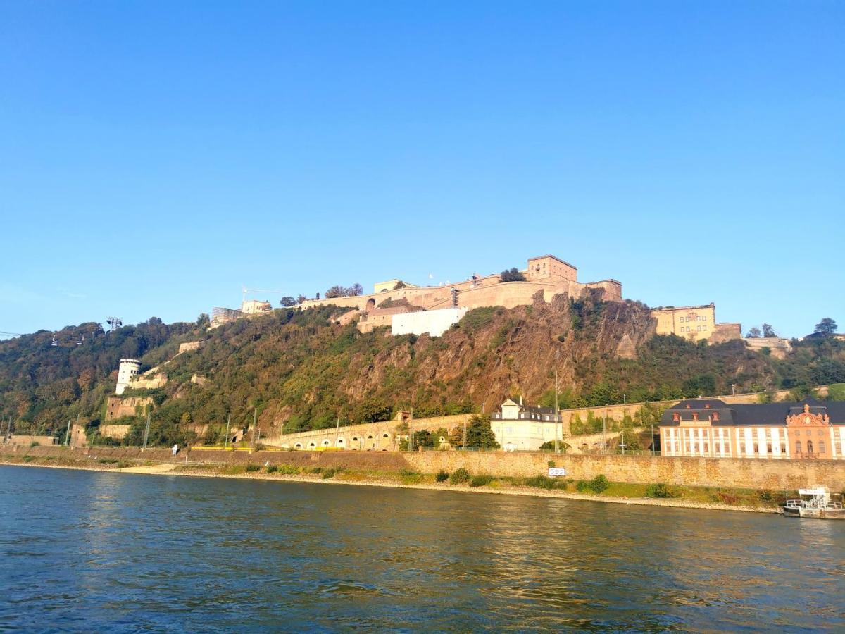 Apartamento Auszeit Rhein-Mosel Waldesch Exterior foto